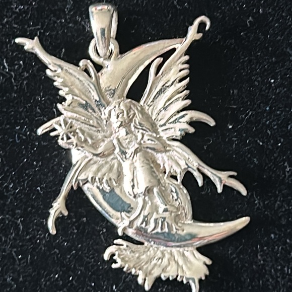 Amy Brown fairy pendant - Picture 3 of 4